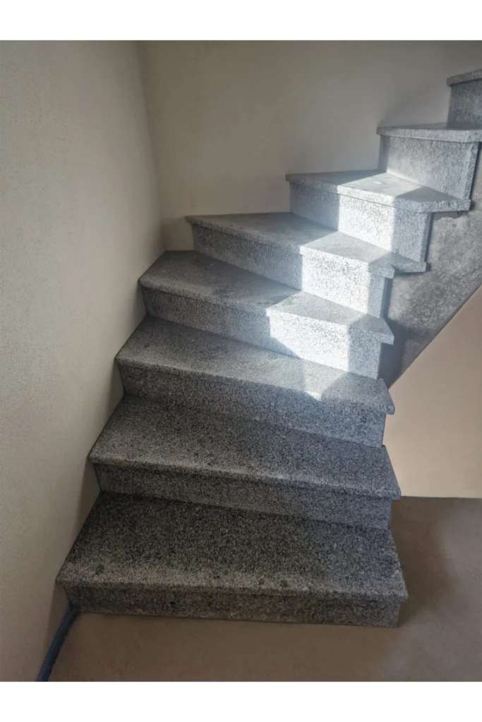 Naturstein Treppe Pedras Salgadas poliert